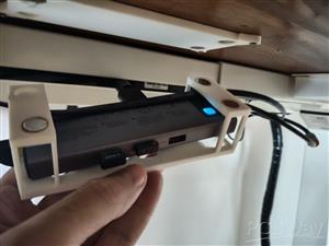 uhb support under desk