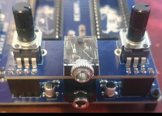 volume_daughterboard_seated.jpg
